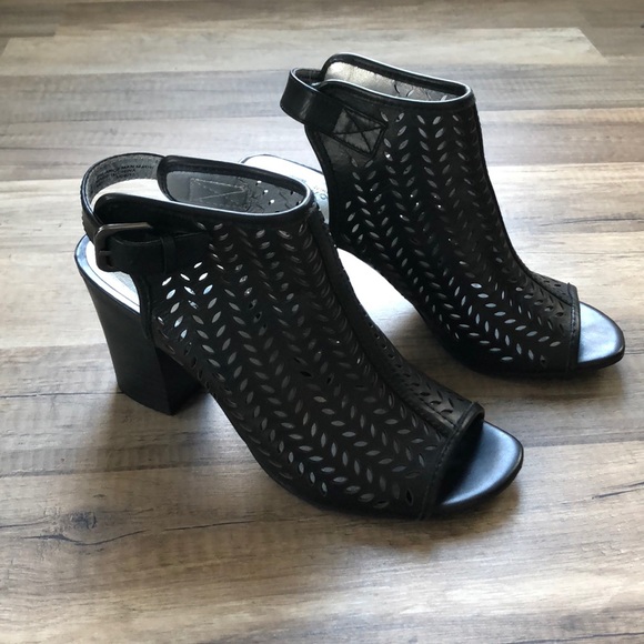 white mountain open toe booties